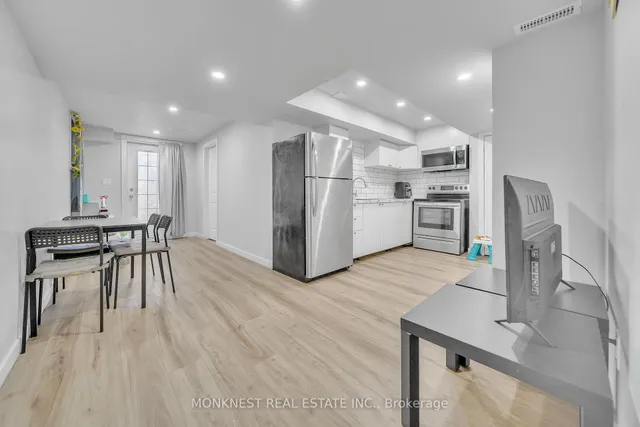 Additional image 32 of 97 Miracle Tr