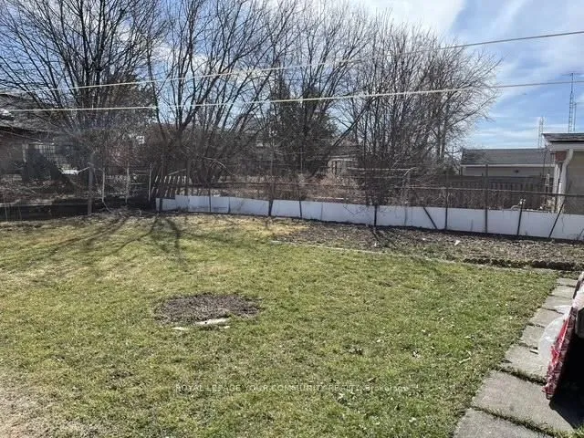 Additional image 4 of 18 Bloomington Cres