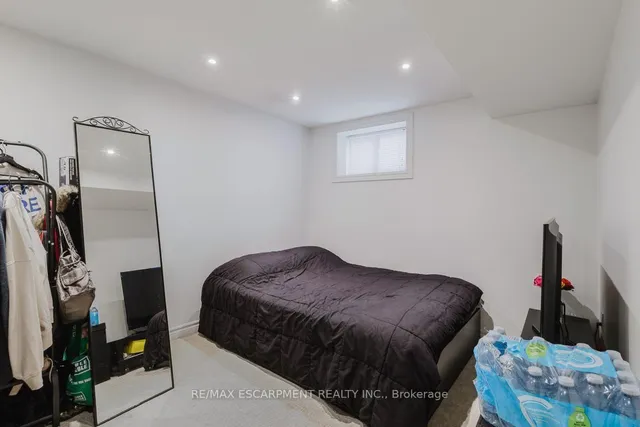 Additional image 24 of 86 South Oval