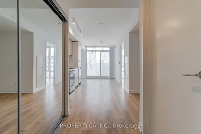Additional image 4 of 501 Yonge St Unit 3103