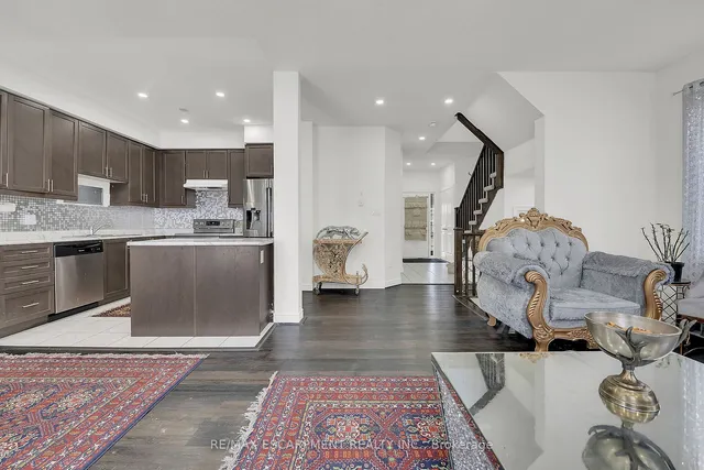 Additional image 18 of 47 Sauvignon Cres