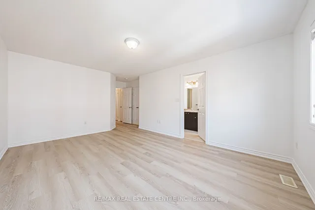 Additional image 33 of 13 Sail Rd