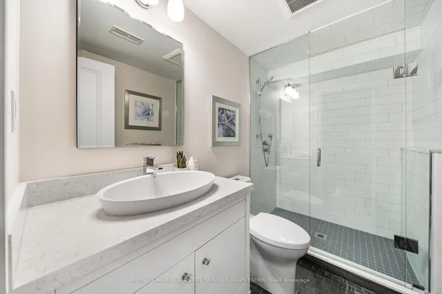 Additional image 33 of 301 Bessborough Dr