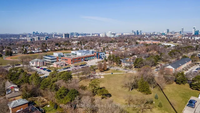 Additional image 20 of 181 Broadlands Blvd