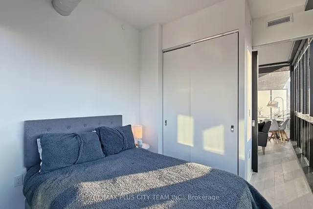 Additional image 18 of 21 Lawren Harris Sq Unit 909