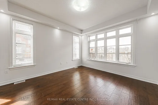 Additional image 9 of 107 Hazelton Ave