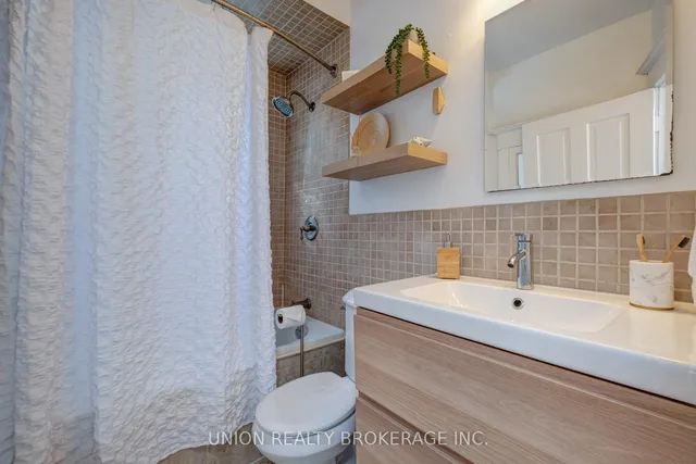 Additional image 16 of 52 Milverton Blvd