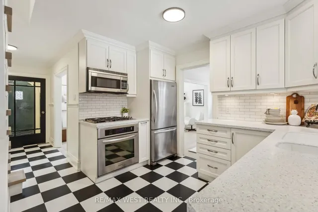 Additional image 13 of 4 Harding Blvd