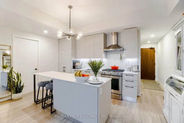 Additional image 9 of 2118 Bloor St Unit 508