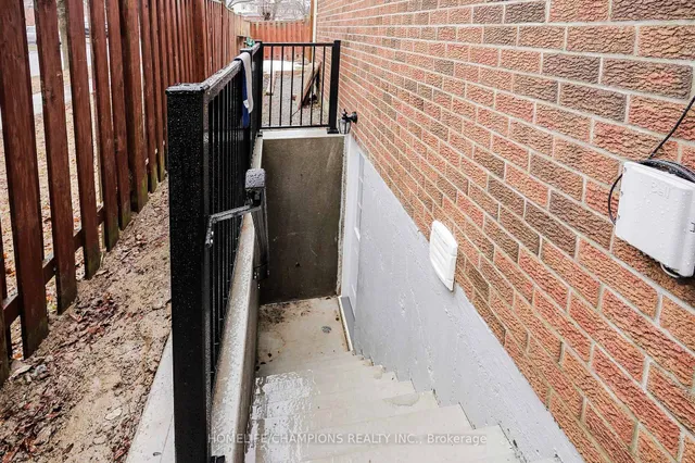 Additional image 34 of 28 Longsword Dr