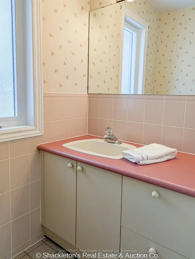 Additional image 30 of 405 Glasgow St Unit 7