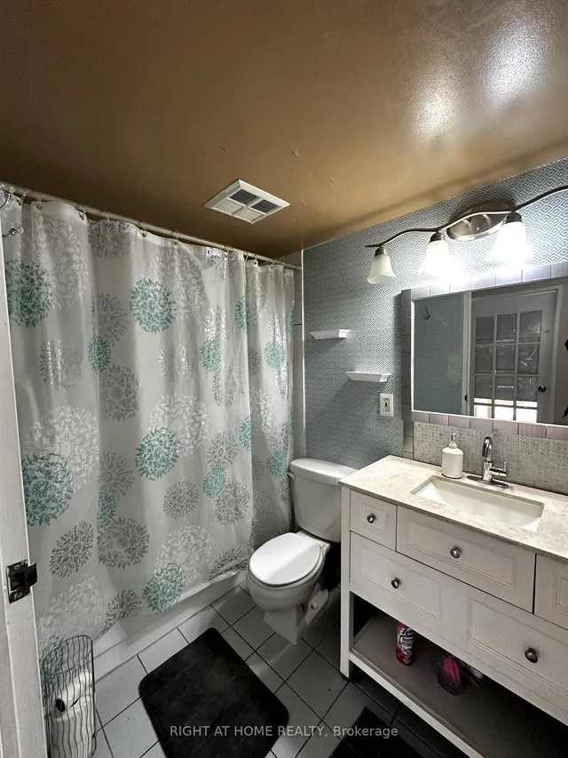 Additional image 19 of 5 Rowntree Rd Unit 404