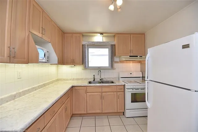 Additional image 16 of 16 Empress Ave