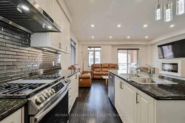 Additional image 16 of 469 Dundas St