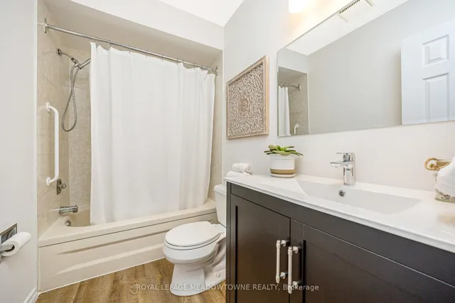 Additional image 24 of 703 Laurier Ave