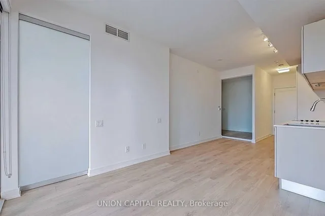 Additional image 3 of 3 Gloucester St Unit 2013