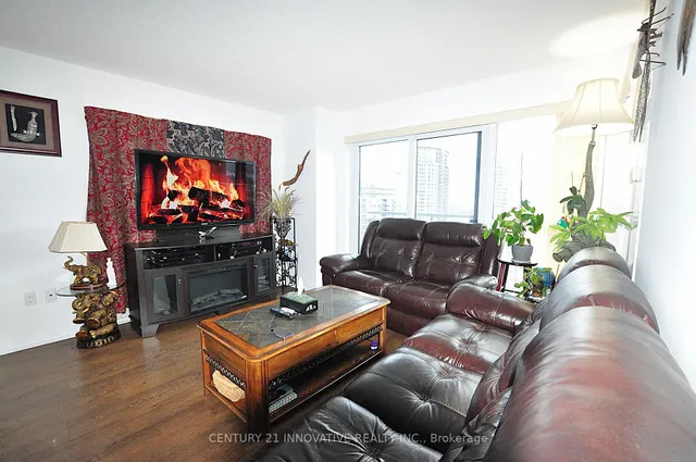 Additional image 8 of 275 Village Green Sq Unit 2616