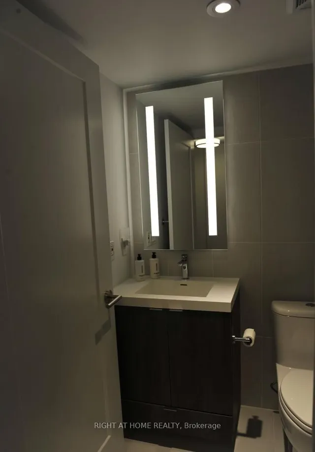 Additional image 12 of 575 Bloor St Unit 1502