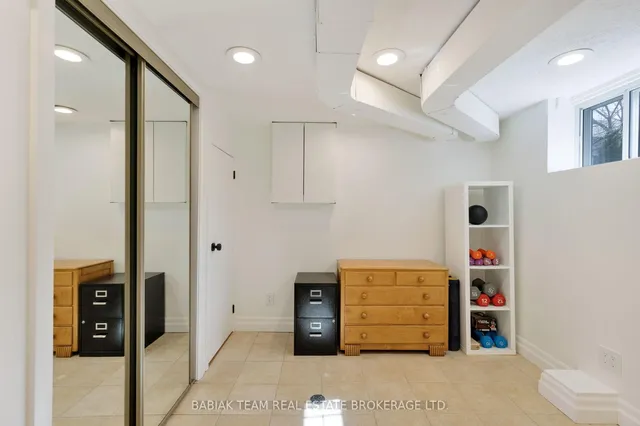 Additional image 35 of 17 Reid  Manor N/A