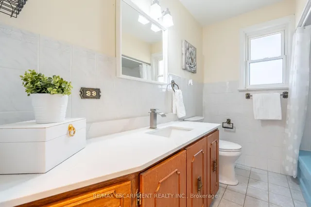 Additional image 31 of 2305 Wagner Cres