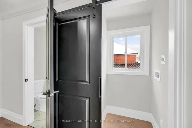 Additional image 21 of 117 Rosslyn Ave