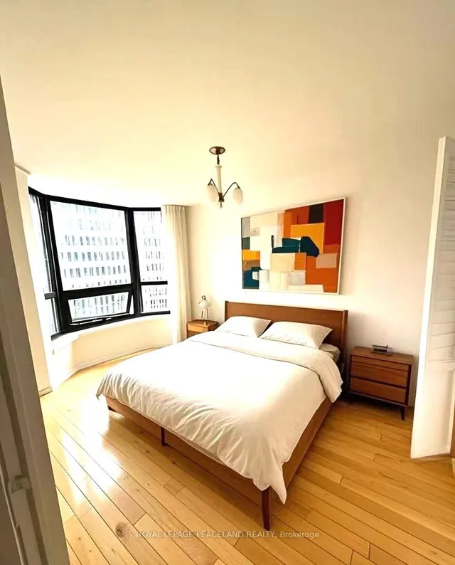 Additional image 6 of 62 Wellesley St Unit 1605