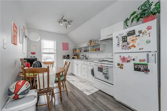 Additional image 17 of 155 Weber St