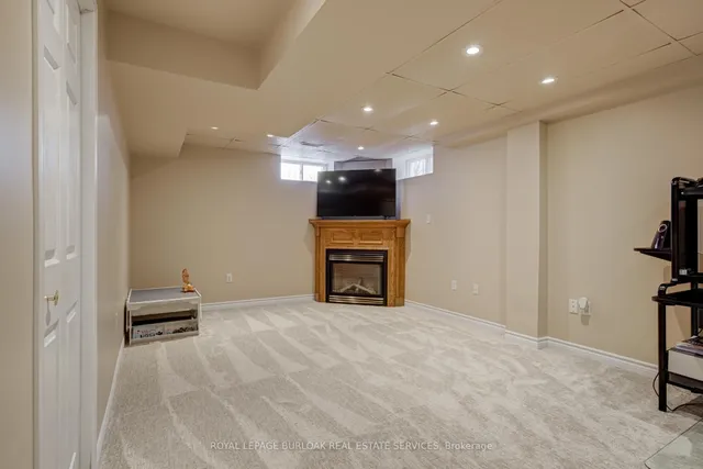 Additional image 28 of 1378 Treeland St