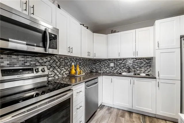 Additional image 10 of 610 Barton St Unit 16