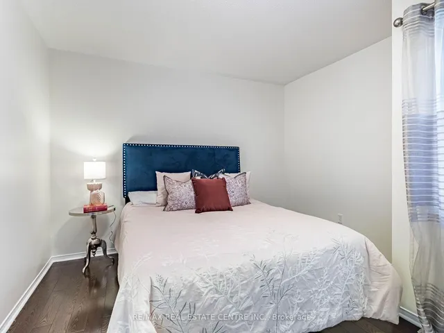 Additional image 33 of 853 Stoutt Cres