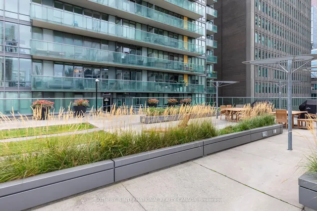 Additional image 36 of 33 Lombard St Unit 2703