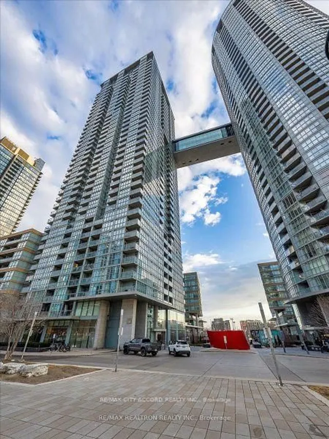 Additional image 2 of 15 Iceboat Terr Unit 2015