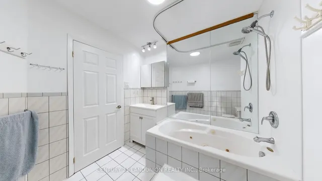 Additional image 24 of 343 Kipling Ave