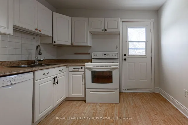 Additional image 26 of 58 Lorne Ave