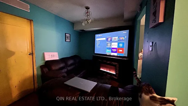 Additional image 3 of 4721 Jane St