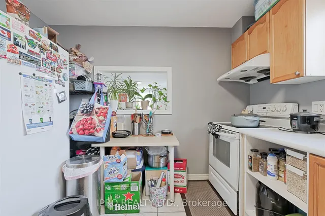 Additional image 31 of 657 Evans Ave