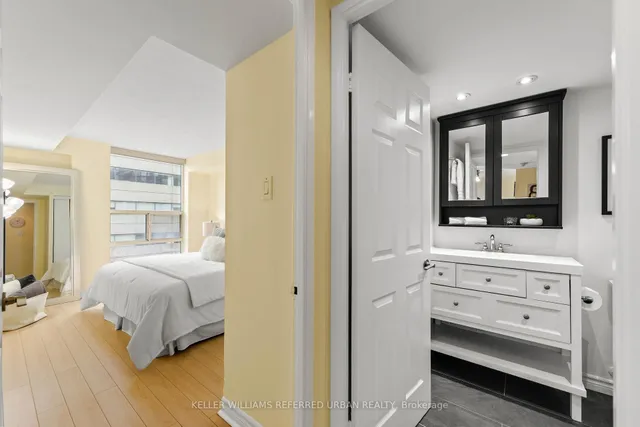 Additional image 22 of 725 King St Unit 703