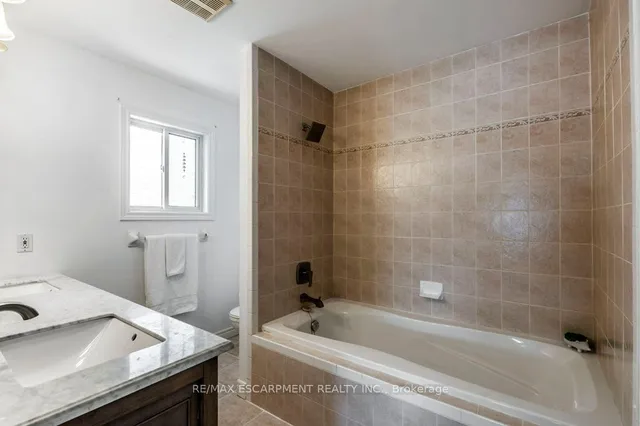 Additional image 31 of 62 Spadara Dr