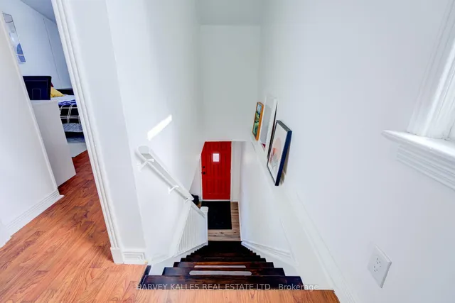 Additional image 9 of 562 Royal York Rd