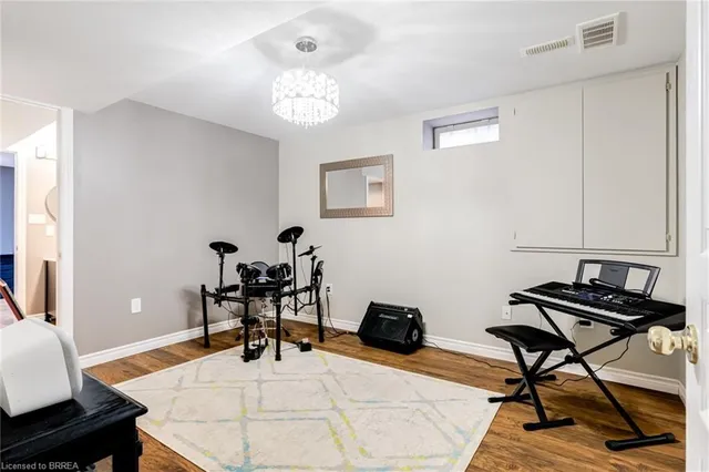 Additional image 35 of 81 Windwood Dr