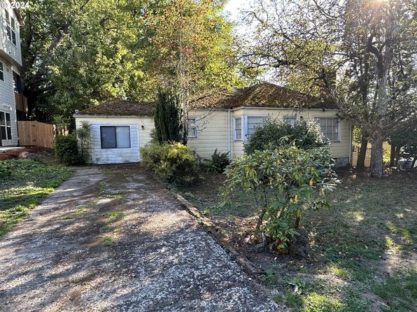 7640 SW 30th Dr, Portland, OR 97219