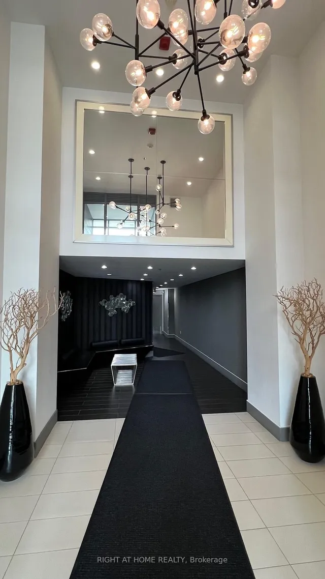 Additional image 4 of 90 Trinity St Unit 602