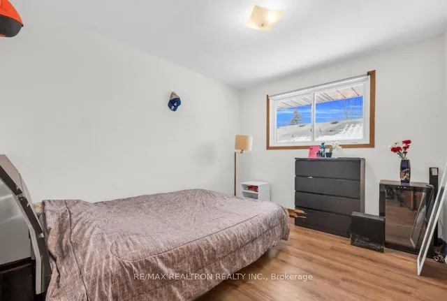 Additional image 20 of 51 Robroy Ave