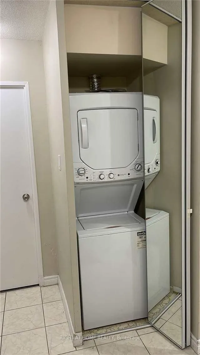 Additional image 18 of 260 Seneca Hill Dr Unit 1415