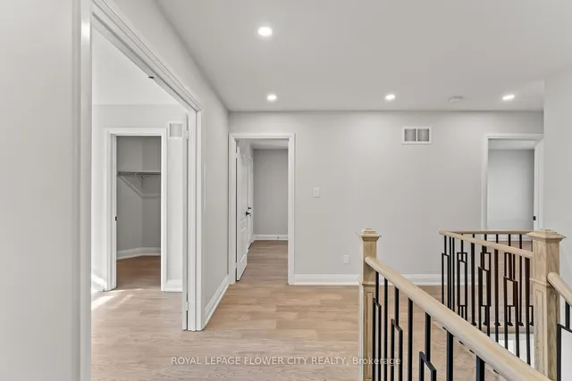 Additional image 39 of 43 Polonia Ave