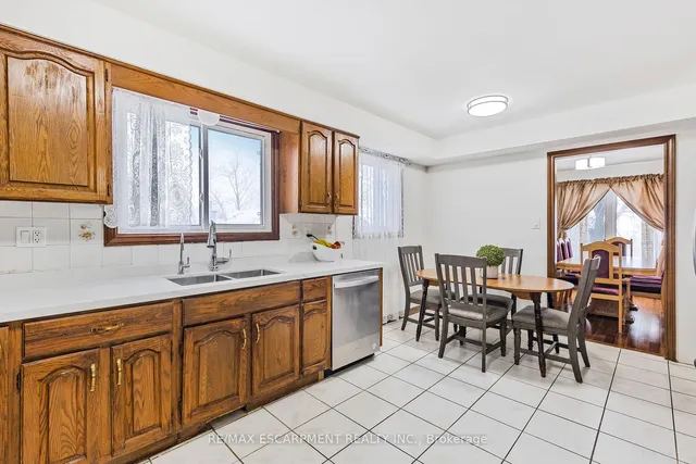 Additional image 11 of 739 Mud St