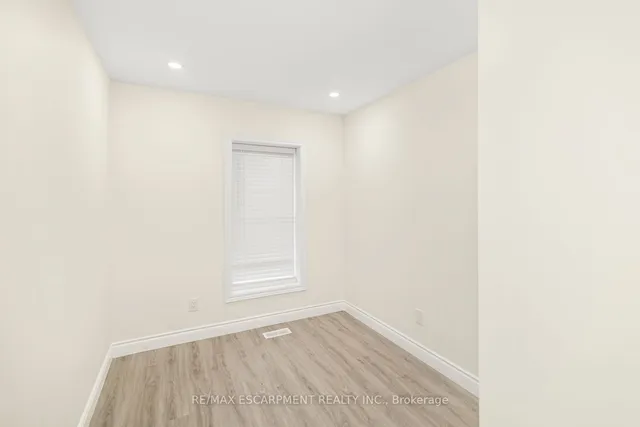 Additional image 22 of 922 Burlington St