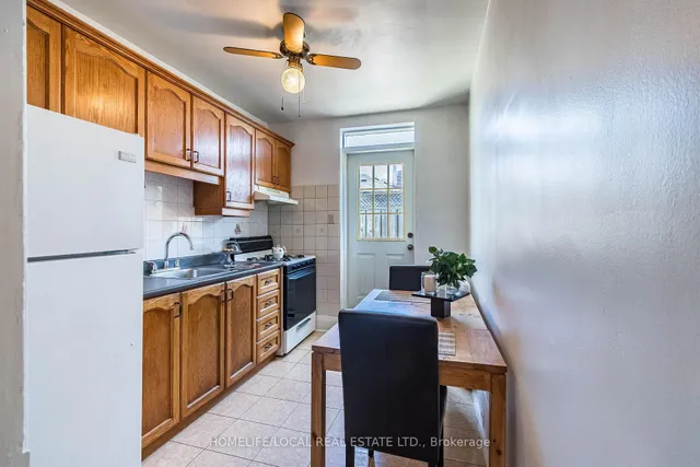 Additional image 18 of 41 Rusholme Dr