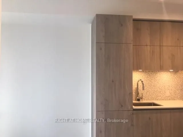 Additional image 11 of 1 Yorkville Ave Unit 3012