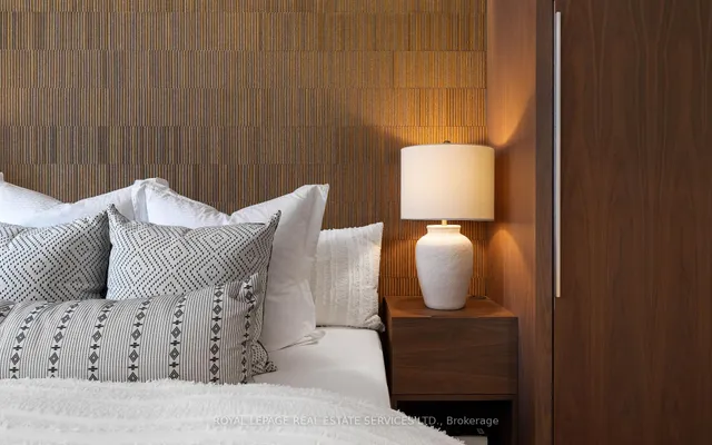 Additional image 44 of 80 Cumberland St Unit PH1903